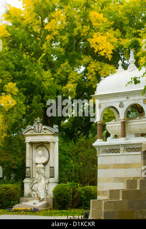 Österreich, Wien XI, Zentralfriedhof, herbstliche Stimmung auf dem Wiener Zentralfriedhof. Stock Photo
