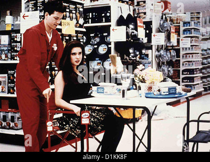 Kevins Cousin Allein Im Supermarkt  Career Opportunities  Frank Whaley, Jennifer Connelly Als schlechtbezahlter Nachtwächter Stock Photo