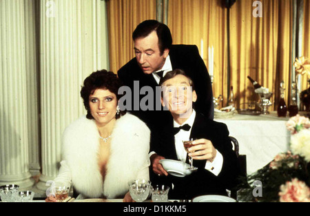 Mach' Weiter, Emmanuelle  Carry On Emmanuelle  Suzanne Danielle, ?, Kennith Williams Diplomat Emilie Prevert (Kenneth Williams) Stock Photo