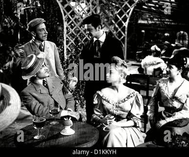 Goldhelm   Casque D'or   Serge Reggiani (m), Simone Signoret 2.vr), Dominique Davray (r) *** Local Caption *** 1951  -- Stock Photo