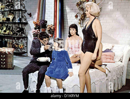 Das Familienjuwel  Family Jewels,  Jerry Lewis, Donna Butterworth, ?, ? Die kleine Donna Peyton (Donna Butterworth, m) erbt 30 Stock Photo