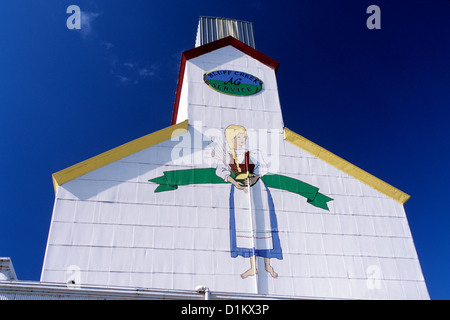 OLD-FASHIONED GRAIN ELEVATORS AGAINST BLUE SKY. NEW YORK MILLS, WEST-CENTRAL MINNESOTA, U.S.A.  SUMMER. Stock Photo