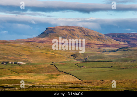 Pen-y-ghent seen from the South, North Yorkshire, UK Stock Photo