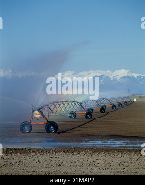 Pivot irrigation system in agricultural farmland. Farming and ...