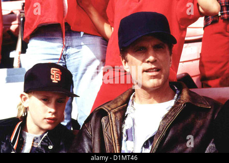 Allein Mit Dad & Co.  Getting Even Dad  Macaulay Culkin, Ted Danson Timmy (Macaulay Culkin), Ray (Ted Danson) *** Local Caption Stock Photo