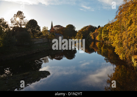 River Coquet and view towards St Lawrence's Church, Warkworth, Northumberland, England Stock Photo
