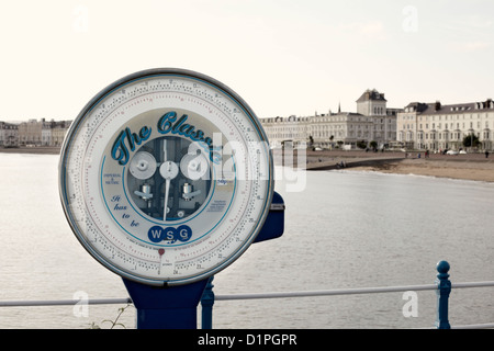 The Classic weighing machine at Llandudno, North Wales Stock Photo