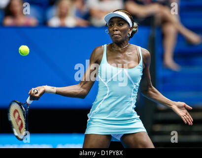 02.01.2013  Perth, Australia. Venus Williams (USA) in action against Anabel Medina Garrigues (ESP)      during the Hyundai Hopman cup from the Perth Arena. Stock Photo