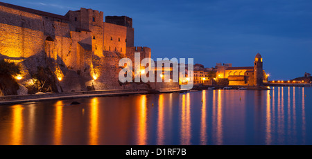 Twilight over Royal Fort and Eglise Notre Dame des Anges, Collioure, Languedoc-Roussillon, France Stock Photo