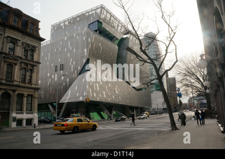 New Cooper Union Academic Building designed by Thom Mayne of Morphosis Architecture, East Village, Manhattan New York City Stock Photo