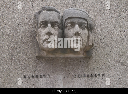 Monument for King Albert I and Queen Elisabeth Gabriele Valerie Marie (part of First World War memorial). Ostend, West Flanders, Stock Photo