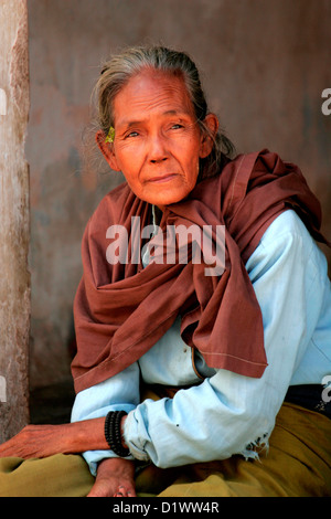 Portrait of a local Burmese woman at a market near Bagan, (Pagan), Burma, (Myanmar), Southeast Asia. Stock Photo