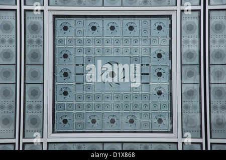 Geometric patterns. A detail of one of the high-tech windows of the 'Arab World Institute'. Designed by French architect Jean Nouvel. Paris, France. Stock Photo