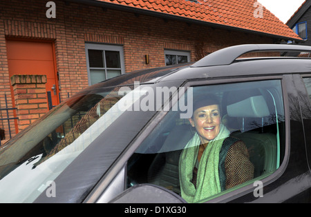 Bettina Wulff arrives at the house of the Wulff family in Grossburgwedel, Germany, 07 January 2013. Former German President Christian Wulff and his wife Bettina are now officially separate. PHOTO: JULIAN STRATENSCHULTE Stock Photo