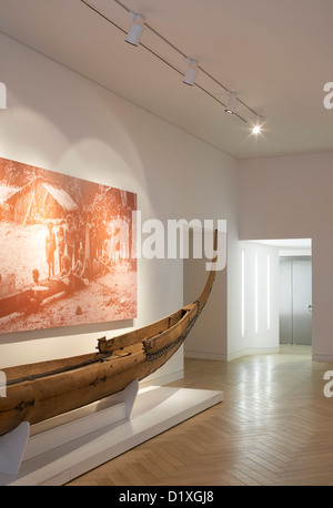 Maidstone Museum, Maidstone, United Kingdom. Architect: Hugh Broughton Architects Limited, 2012. Gallery corridor with artefact Stock Photo