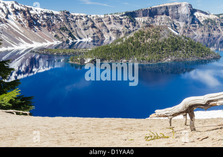 The rim walls of Crater Lake and Wizard Island in Crater Lake National Park Stock Photo