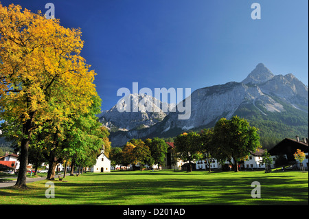 Ehrwald with Ehrwalder Sonnenspitze, Mieminger Mountain Range, Tyrol, Austria Stock Photo