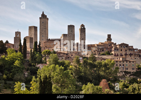 Small walled medieval hill town, San Gimignano, Province of Siena, Tuscany, Italy Stock Photo