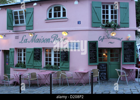 PARIS - NOVEMBER 04, 2012: La Maison Rose restaurant on Montmartre in Paris. Stock Photo
