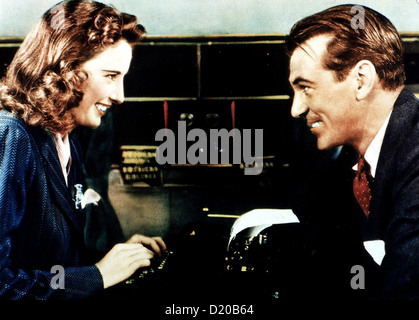 Hier Ist John Doe  Meet John Doe  Barbara Stanwyck, Gary Cooper Um nicht gefeuert zu werden, erfindet die Journalistin Ann Stock Photo