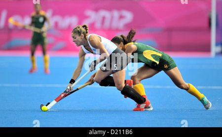 Macarena Rodriguez Perez (Argentina, 5) and Marsha Marescia (South Africa). ARG Vs RSA. Womens Hockey. Riverside Stadium. Stock Photo