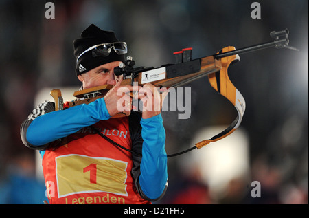 AATENTION: EMBARGO CONDITION: 10 JANUARY, 22:00 O'CLOCK - Former biathlete Fritz Fischer at the shooting range during the Star Biathlon in Ruhpolding, Germany, 09 January 2013. Celebreties and biathlete legends competed in the Star Biathlon, which was held after the Biathlon World Cup. Photo: TOBIAS HASE Stock Photo