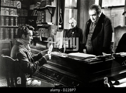 Geheimnisvolle Erbschaft  Great Expectations  John Mills, ?, Francis L. Sullivan Pip Pirrip (John Mills), der als Waise in Stock Photo