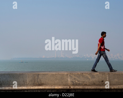 The promenade along Marine Drive Mumbai India Stock Photo