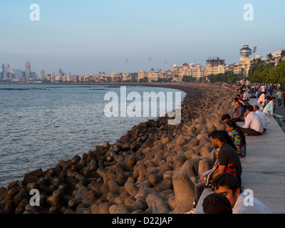 The promenade along Marine Drive Mumbai India Stock Photo