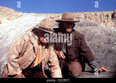 Der Texaner  Outlaw Josey Wales,  Chief Dan George, Clint Eastwood Der Krieg ist schon vorbei und noch immer sucht Wales (Clint Stock Photo