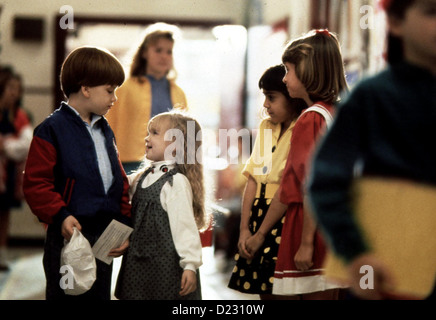 Ein Satansbraten Kommt Selten Allein  Problem Child 2  Michael Oliver, Ivyann Schwan In der Schule lernt Junior (Michael Stock Photo