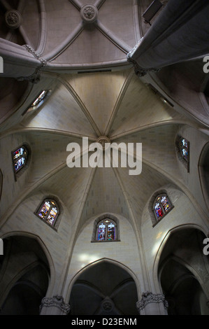 Vaulted ceiling, Church of the Sacred Heart of Jesus, Barcelona, Spain Stock Photo