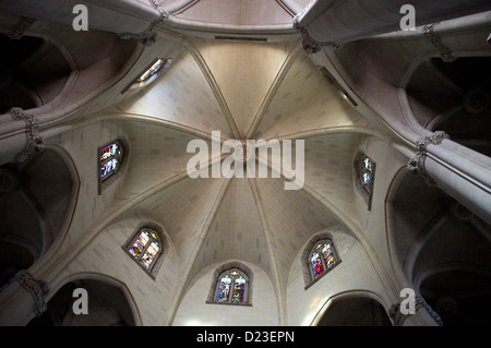 Vaulted ceiling, Church of the Sacred Heart of Jesus, Barcelona, Spain Stock Photo