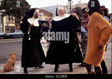 Sister Act - Eine Himmlische Karriere  Sister Act  Whoopi Goldberg, Kathy Najimy Die Nachtclub-Saengerin Deloris Van Cartier Stock Photo