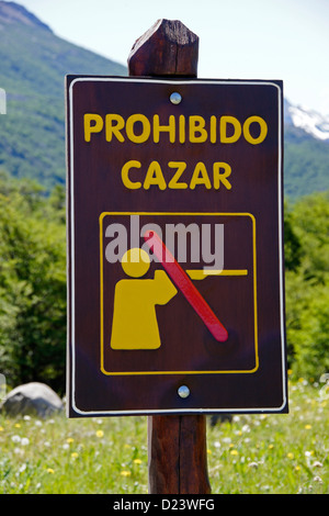 Sign prohibiting hunting, Los Glaciares National Park, Patagonia, Argentina Stock Photo