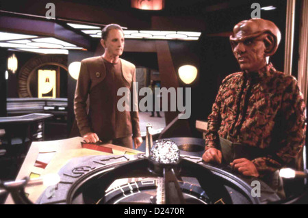 Star Trek: Deep Space Nine   Star Trek: Deep Space Nine   Odo (Rene Auberjonois, l) *** Local Caption *** 1992  -- Stock Photo