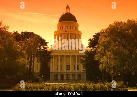 DOME STATE CAPITOL BUILDING (©BUTLER CLARK PARKER CUMMINGS 1874) SACRAMENTO CALIFORNIA USA Stock Photo