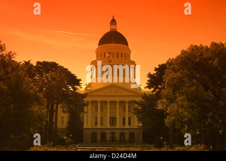 DOME STATE CAPITOL BUILDING (©BUTLER CLARK PARKER CUMMINGS 1874) SACRAMENTO CALIFORNIA USA Stock Photo