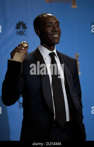 Beverly Hills, California, USA. 13th January 2013.  Actor Don Cheadle poses in the press room with his Best performance by an actor in a television comedy or musical series award for 'House of Lies' at the Golden Globes awards ceremony in Beverly Hills on January 13, 2013. ARMANDO ARORIZO/PI (Credit Image: © Armando Arorizo/Pi/Prensa Internacional/ZUMAPRESS.com) Stock Photo