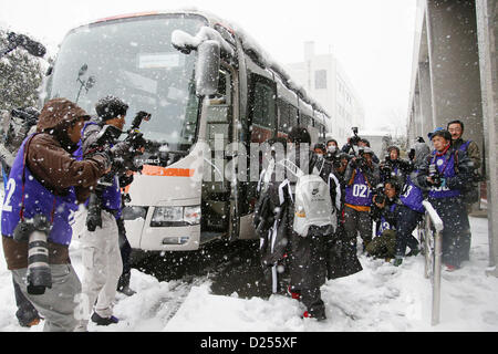 Tokyo, Japan. 14th January 2013.  Football / Soccer : A sign announces the postponement of the 91st All Japan High School Soccer Tournament Final match at the National Stadium in Tokyo, Japan. (Photo by Yusuke Nakanishi/AFLO SPORT) [1090] Stock Photo