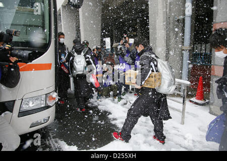 Tokyo, Japan. 14th January 2013.  Football / Soccer : A sign announces the postponement of the 91st All Japan High School Soccer Tournament Final match at the National Stadium in Tokyo, Japan. (Photo by Yusuke Nakanishi/AFLO SPORT) [1090] Stock Photo