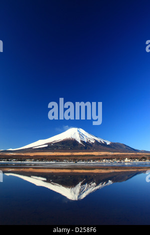 Mount Fuji reflected on Lake Yamanaka, Yamanashi Prefecture Stock Photo