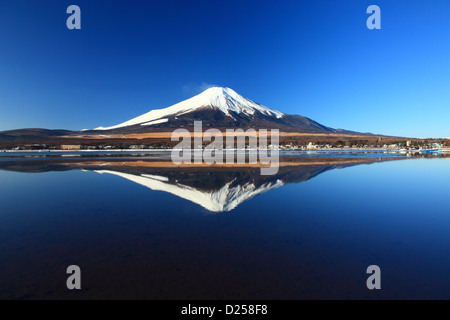 Mount Fuji reflected on Lake Yamanaka, Yamanashi Prefecture Stock Photo