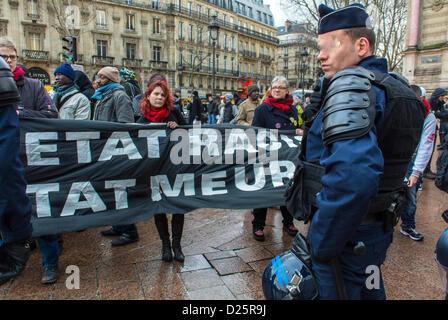 Paris, France. French Police with Demonstrators at Migrants Without Papers Far Left, Demonstration, Sans Papiers activist protest, immigration rally, Racism Stock Photo
