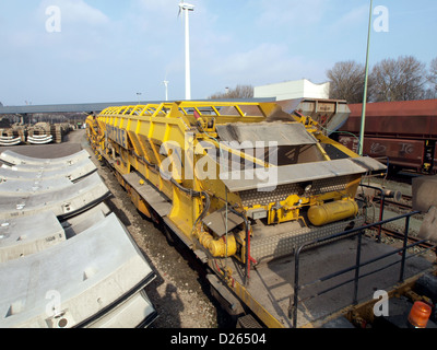 The SPITZKE track-renewal train is designed to efficiently replace railway tracks and related infrastructure. It can continuously renew tracks, including the installation of catenary supports and electrical installations for railways and tramways. Stock Photo