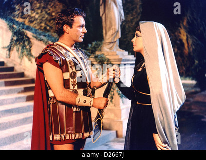 CLEOPATRA  1963 20th Century Fox film with Elizabeth Taylor and Richard Burton Stock Photo