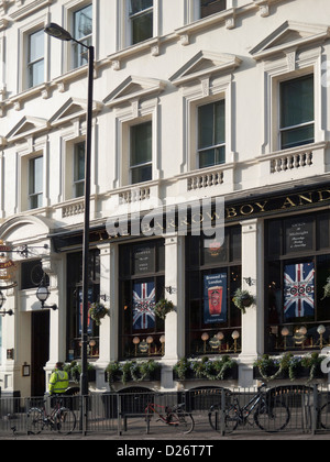 Barrowboy and Banker pub, London Bridge, London, England Stock Photo