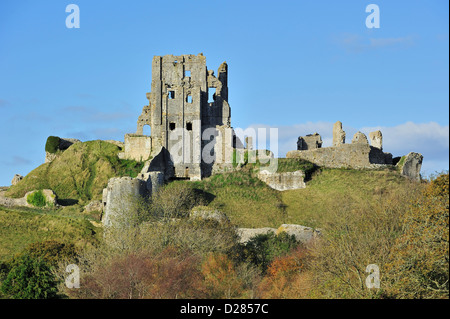 Ruins of the medieval Corfe Castle on the Isle of Purbeck along the Jurassic Coast in Dorset, southern England, UK Stock Photo