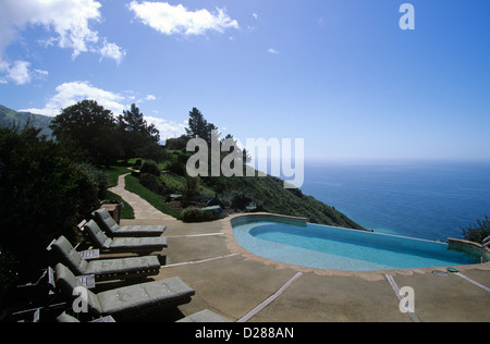 Cliffside pool at Post Ranch Inn, Big Sur, California, USA Stock Photo