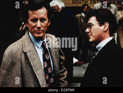 Das Dreckige Spiel  True Believer  James Woods, Robert Downey Jr. Der frischgebackene Anwalt Roger Baron (Robert Baron Jr.,r) Stock Photo